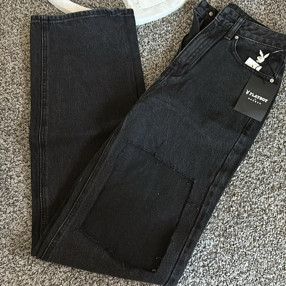 PLAYBOY - Picture 4 of 4